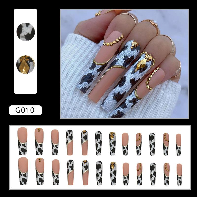 

Noble milk pattern water pipe nail golden diamond Spice Girls ins wind European and American fake nails wearing nail finished product