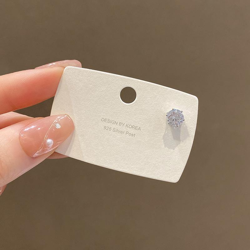 Earless Magnetized Zircon Ear Canal Stud for The Niche Iron-finding Woman