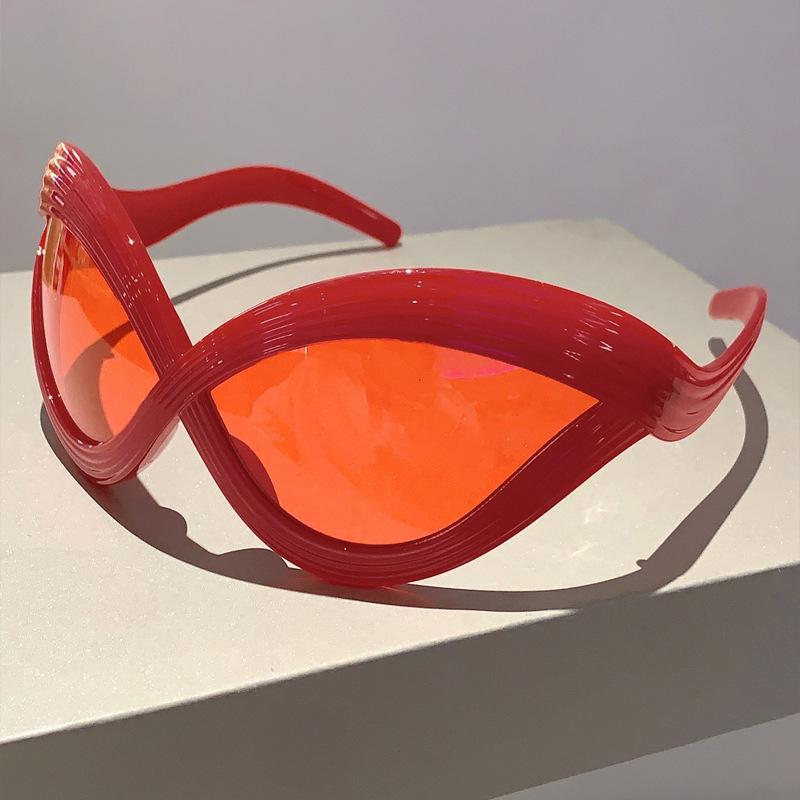 

Oversized Y2K Stripe Wave Vintage Sunglasses Luxury Brand Designer UV400 Sun Glasses Punk Shades for Women Men