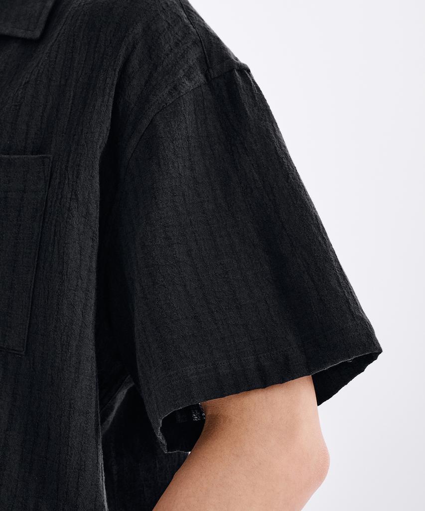 TAKEASY Crinkle Open Collar Half Shirt (Black)