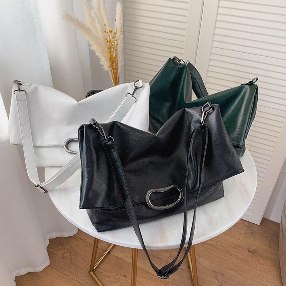 chain shoulder bag designer