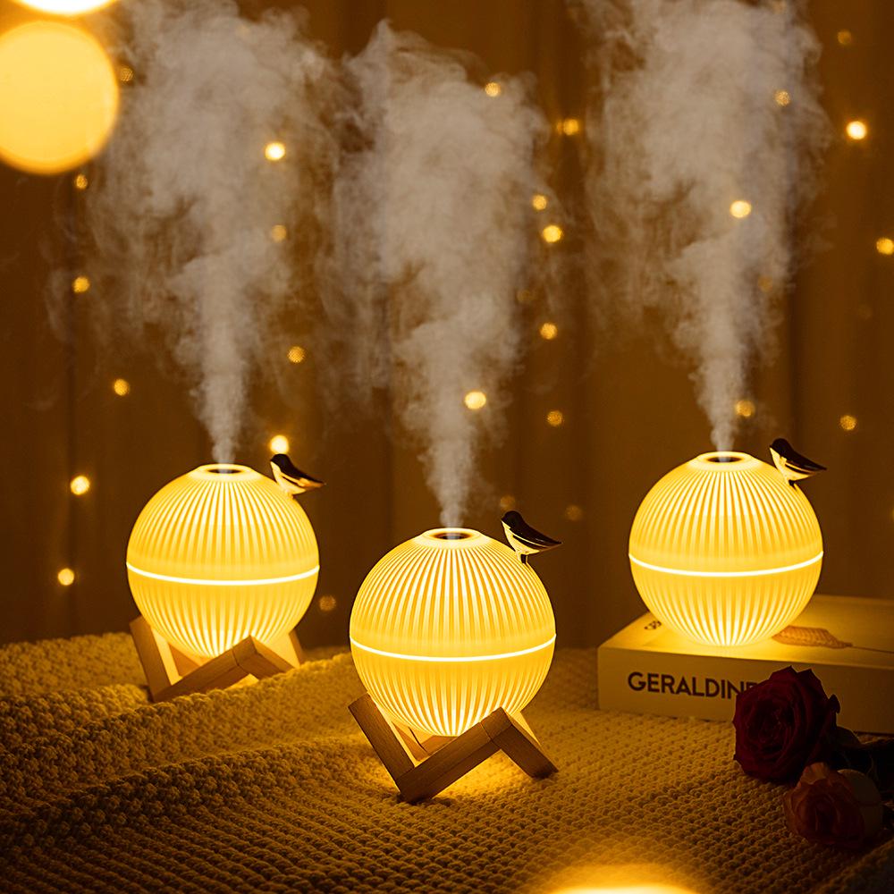 New Lark Planet Lamp Humidifier: Large-Capacity Night Light with Wooden Stand E330