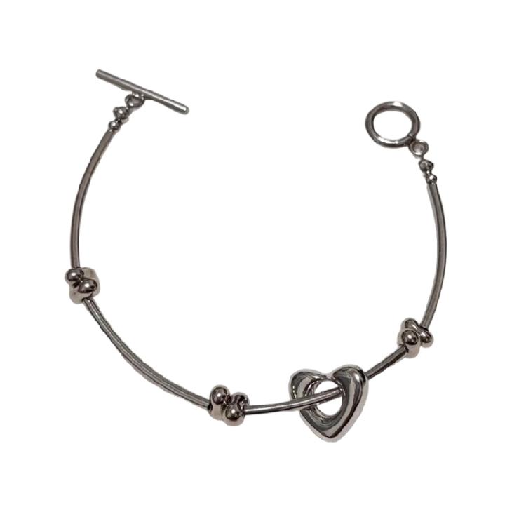 

Lightweight Bead Bracelet With Sturdy Alloy Heart Design Allergy Resistant Wrist Jewelry Gift For Her Birthdays срібний