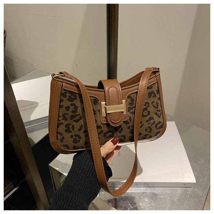 

Темпераментные Женщины 225 Весна Ретро Новая Однотонная Модная Повседневная Сумка-Багет на Плечо/Подмышку Маленькая Квадратная Сумка темно-коричневого