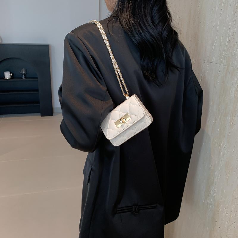 Korejská verze diamantové jednobarevné řetízkové malé čtvercové kabelky letní nová trendy módní kabelka přes rameno jednoduchá a módní dámská crossbody kabelka