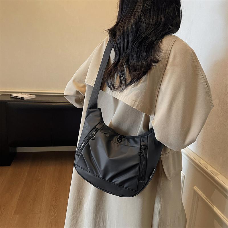 Women's Bag Commuter Crossbody Bag Shoulder Bag Large Capacity Dumpling Bag