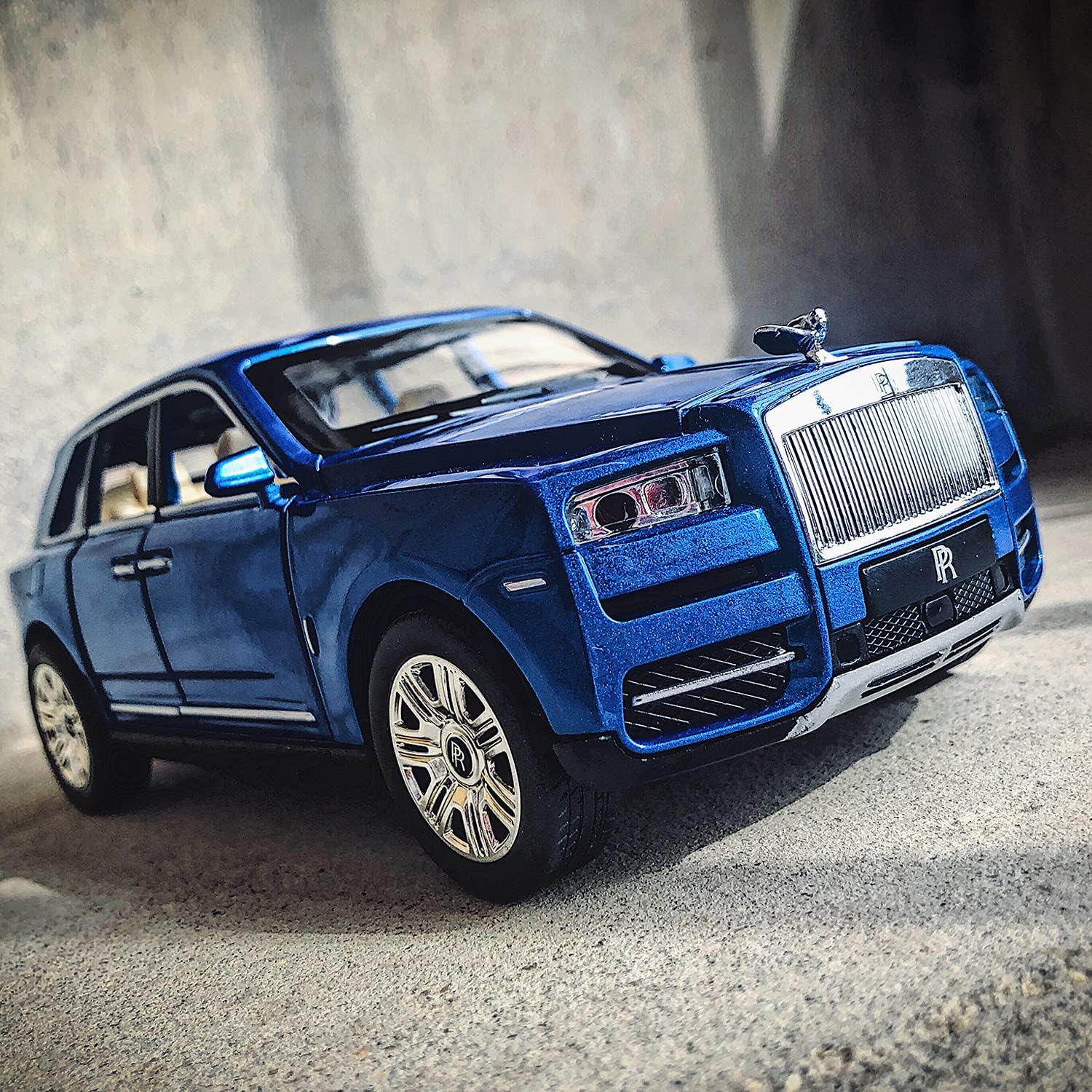1/24 масштаб Rolls-Royce Cullinan SUV — фото 6
