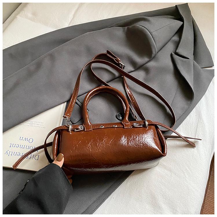 Retro Niche Single Shoulder Underarm Bag Women's 2025 New Trendy Pillow Bag Simple Large-capacity Commuter Handbag