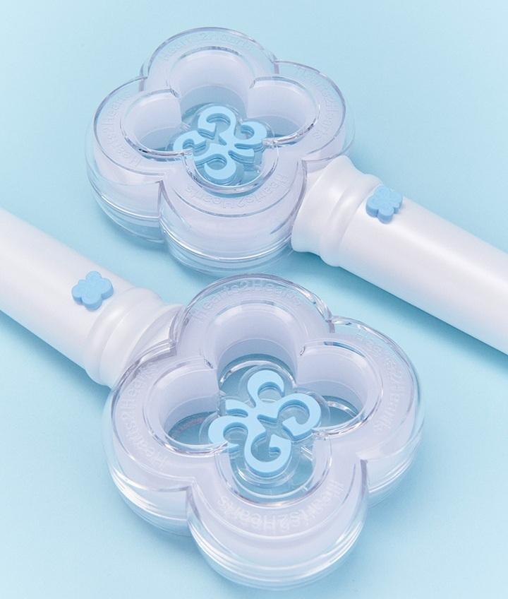 Official Hearts2Hearts FANLIGHT - Interactive K-POP Glow Stick