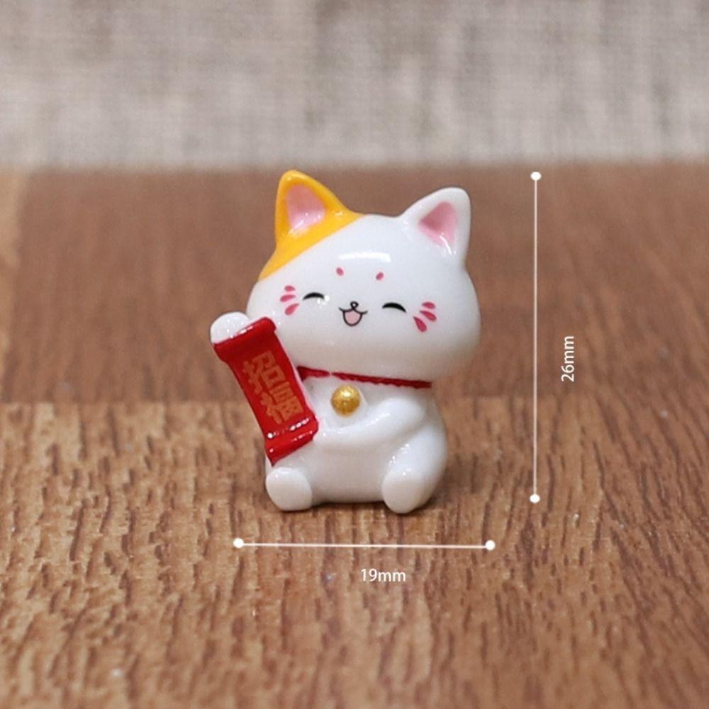 Mini Lucky Cat Car Ornaments Cute Simple Fortune Cat Figurines Realistic Lovely Cat Micro Landscape Ornament Automotive Interior