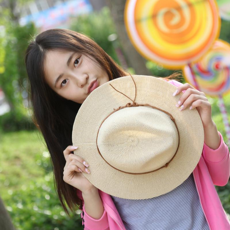 

Summer Sun Hat For Women And Men With Wide Brim And Sun Protection білий