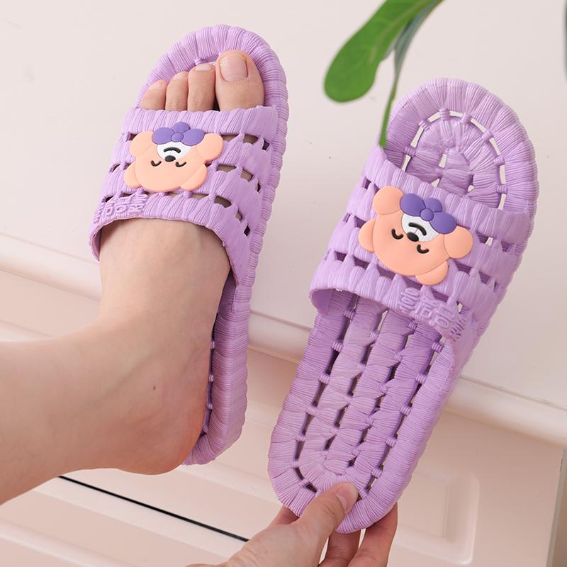 Fashion Smile Cartoon Bear Bathroom Leakage Slippers Summer Non-slip Massage Flat Slippers Unisex Injection-molded Shoes Casual Slippers