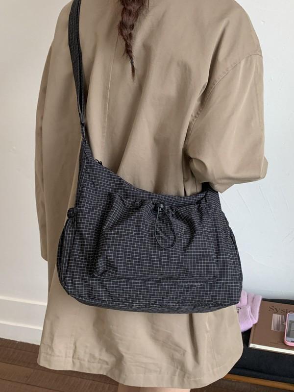 Nylon Umhängetasche für Damen mit Reißverschlusstaschen und Komfort im urbanen Stil