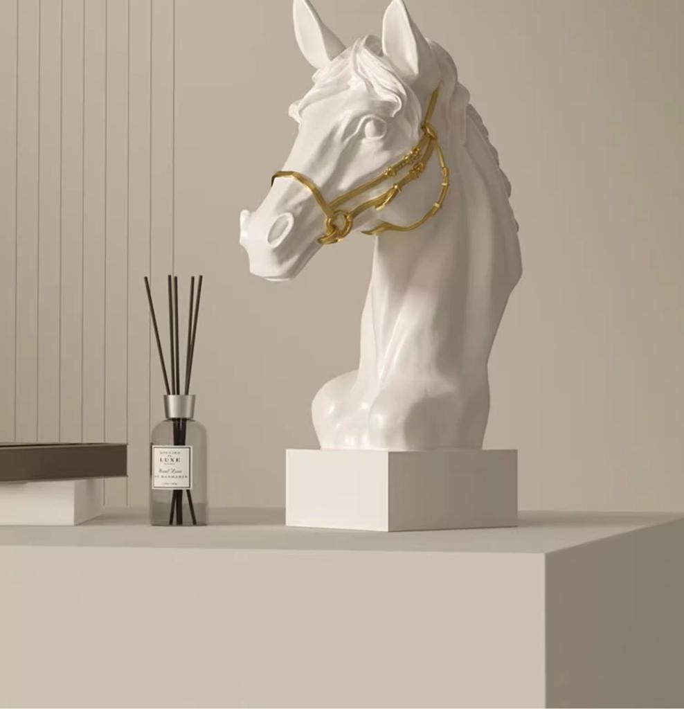 Pre-owned Resin Horse Head Figurine for Elegant Home or Office Display