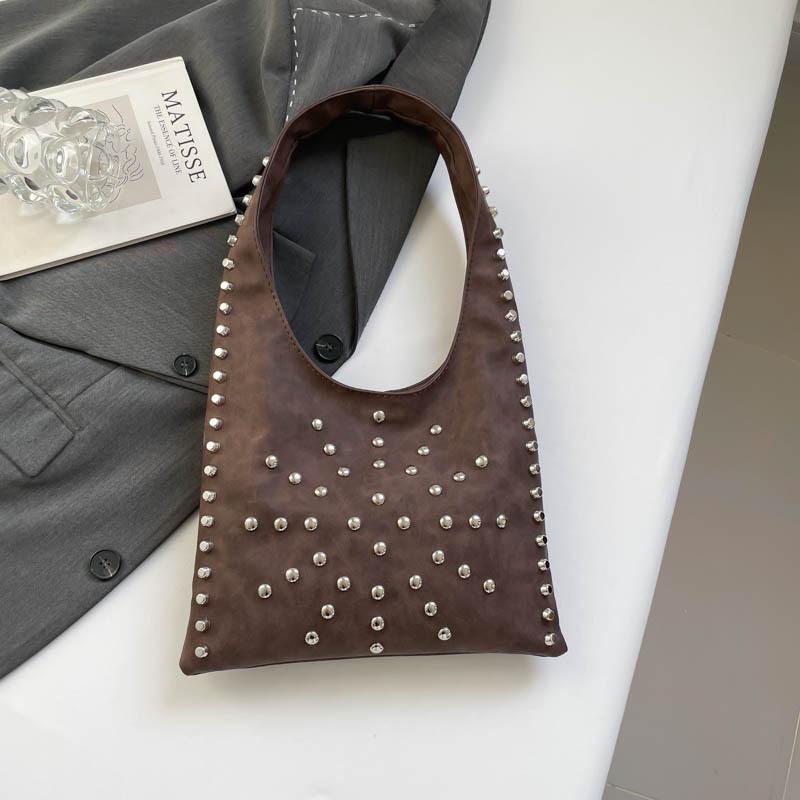 Underarm Bag Women's Winter New Personality Trendy Cool Rivet Handbag Large Capacity Fashion Shoulder Bag