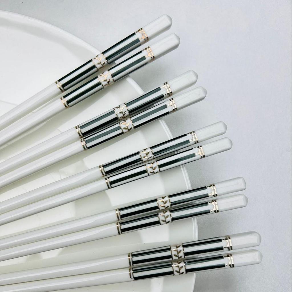 High-Temperature Resistant Luxury Macaron Color Ceramic Chopsticks - Easy To Clean