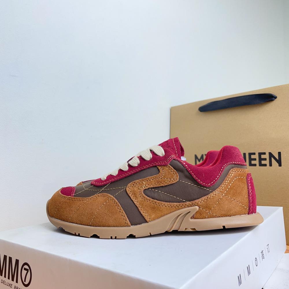 

2025 осень новые американские ретро моральные тренировочные туфли женские маленькие белые туфли студенческие универсальные на шнуровке мягкая подошва повседневные спортивные туфли 35