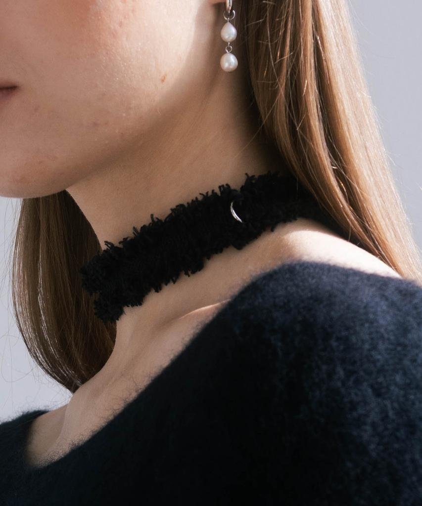 Pearly More Black Fuzzy Choker Necklace_Pm25N006Wt