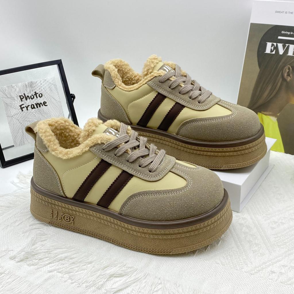 Thick-soled velvet German training shoes women's 2025 winter new high retro lace-up sports and leisure board shoes bread cotton shoes