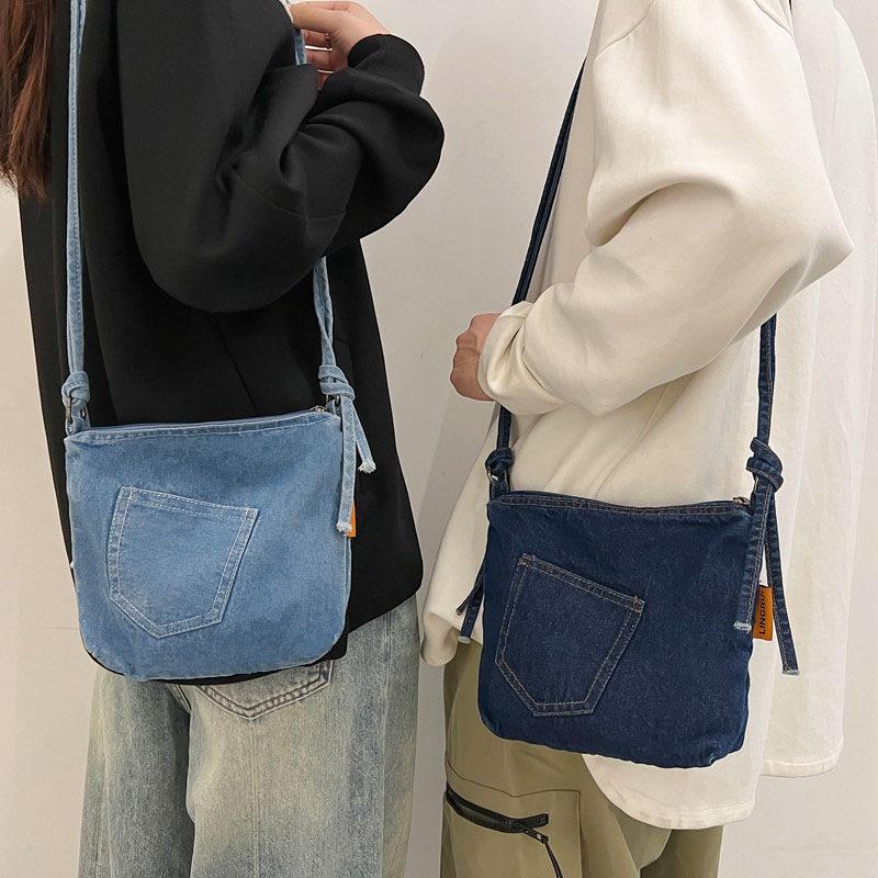 

Denim Diagonal Cross Bag Female 2025 New Casual Large Capacity Commuter Shoulder Bag світло-синій колір