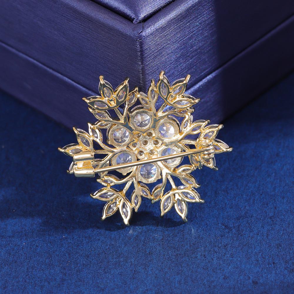 Senior Brooches Flower Leaf Brooch Pins for Women Suit Pendant  Fashion Brooches Jewelry