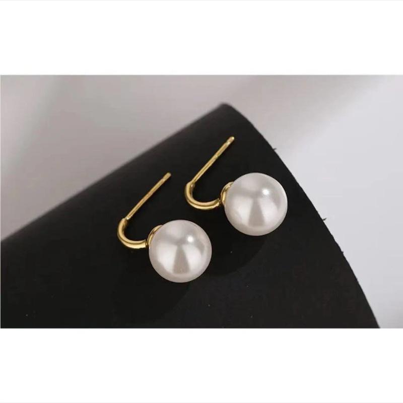 Korean White Pearl Stud Earrings for Women - Fashionable, Simple, Elegant Dangle Design, Perfect Best Friend Accessory