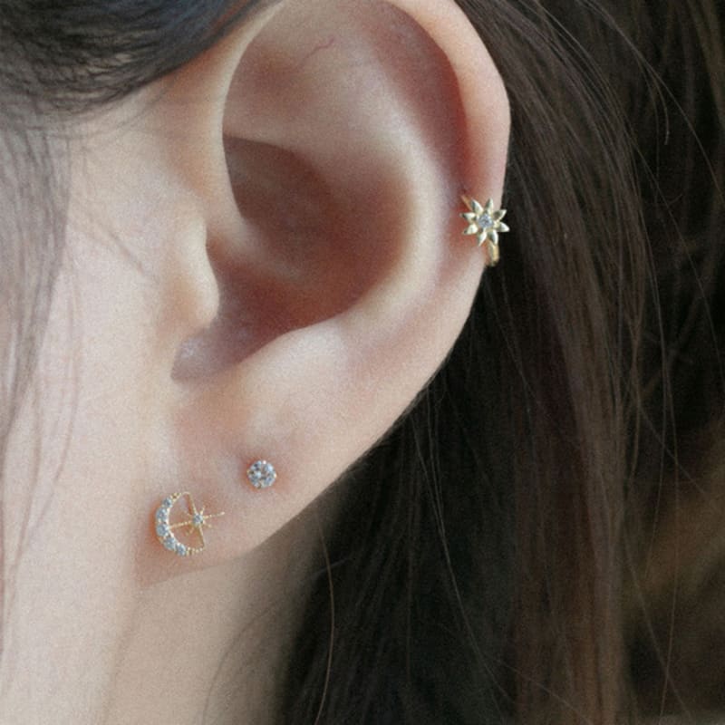 Youngglow 14k Mini Cubic Flora One Touch Earring