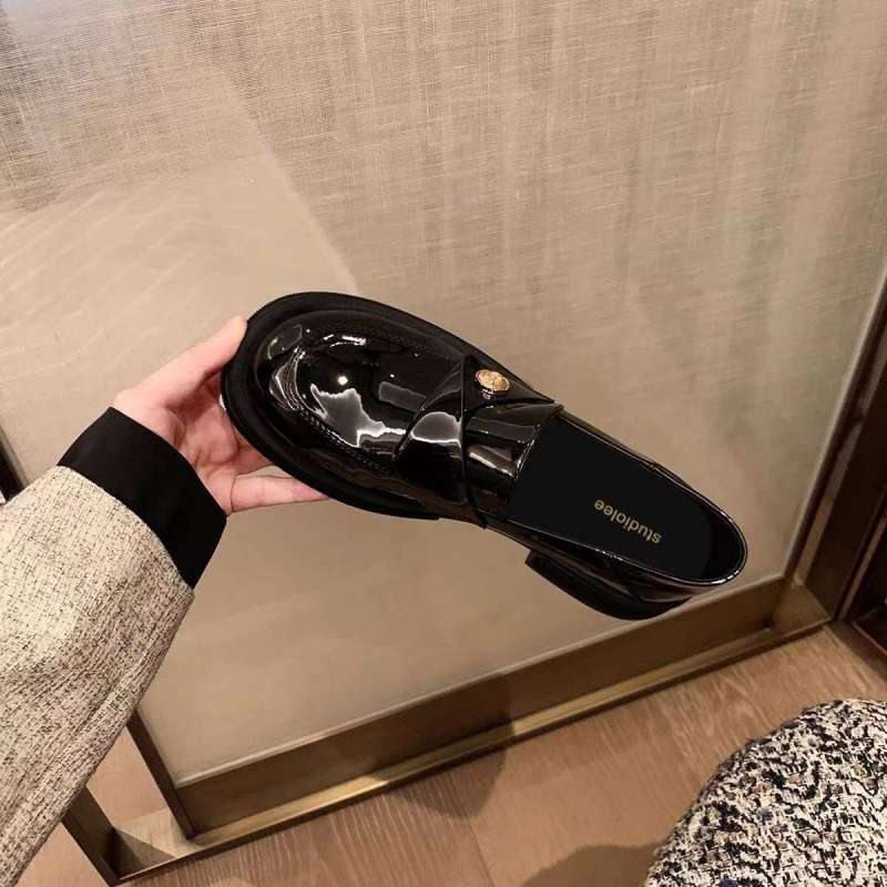 2025 Spring and Autumn New Gold Coins Thick-soled Shiny Leather Small Leather Shoes Foreign Versatile Single Shoes Lazy Medium Heel Loafers Women