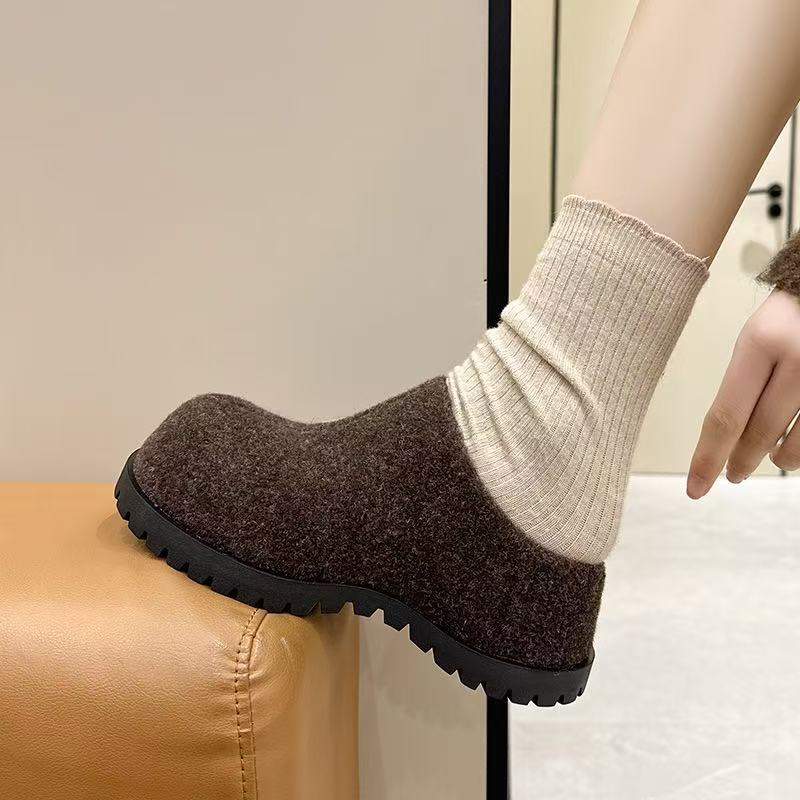 LUXSOLE Women s Slippers Wear New Autumn Round Toe Flannel Closed Toe Women s Slippers Retro Platform Slippers Women 35