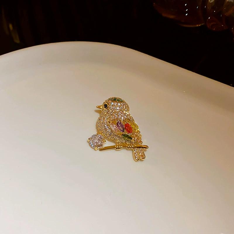 Sparkling Cubic Zircon Bird Brooch For Women Elegant Full Crystal Animals Brooch Banquet Corsage Lapel Pin Wedding Party Jewelry