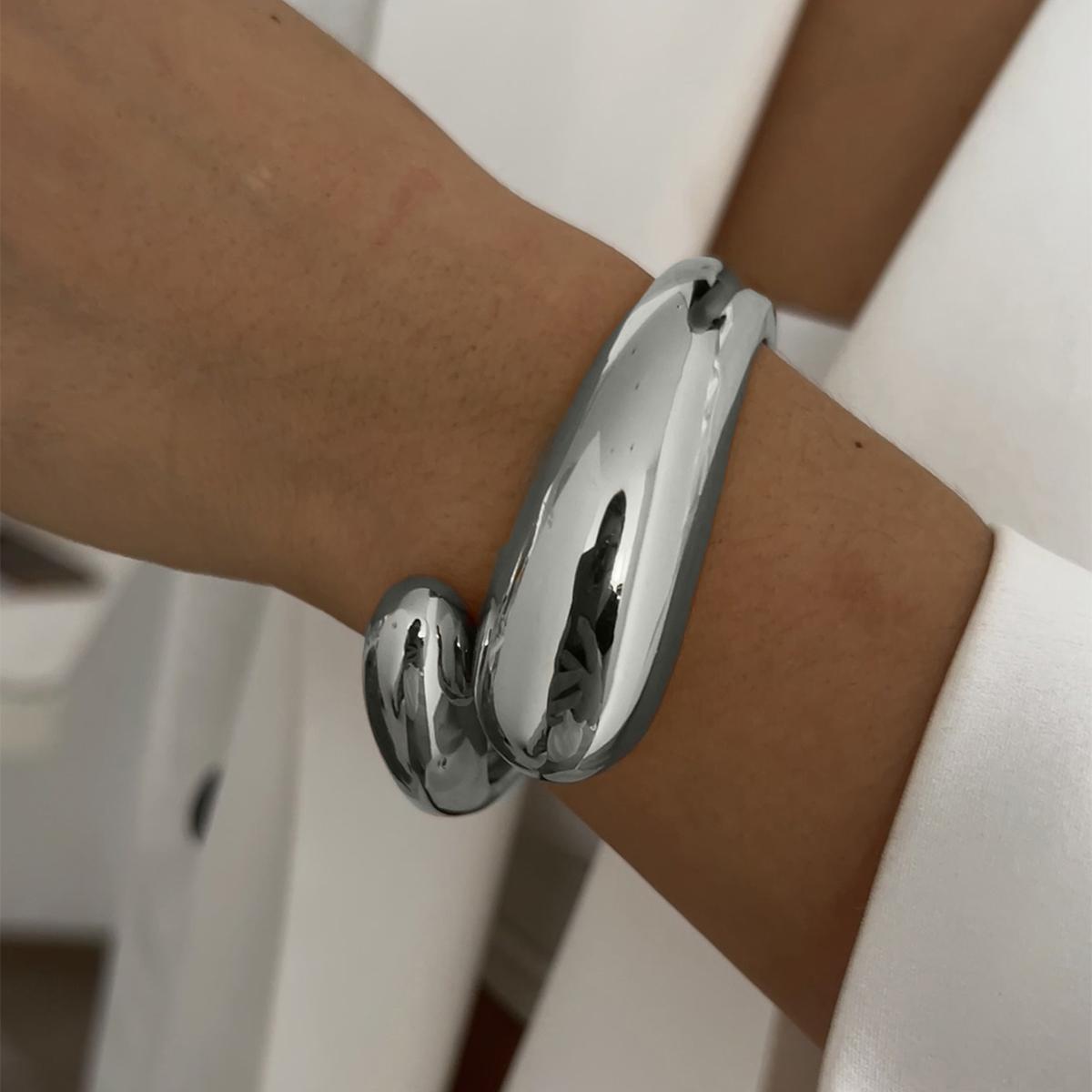 

Salircon Fashion Charm Imitation Pearl Metal Wide Bangles Women s Vintage Classic Water Drop Spring Bracelet Punk Party Jewelry