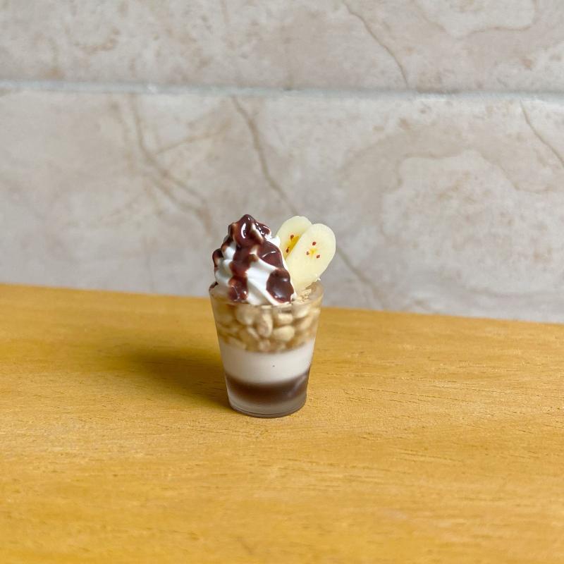 1Pcs Miniature Banana Pudding Dollhouse Mini Simulation Ice Cream Cup Model Toy For Doll Accessory Dessert Shop Decor Kids Gift