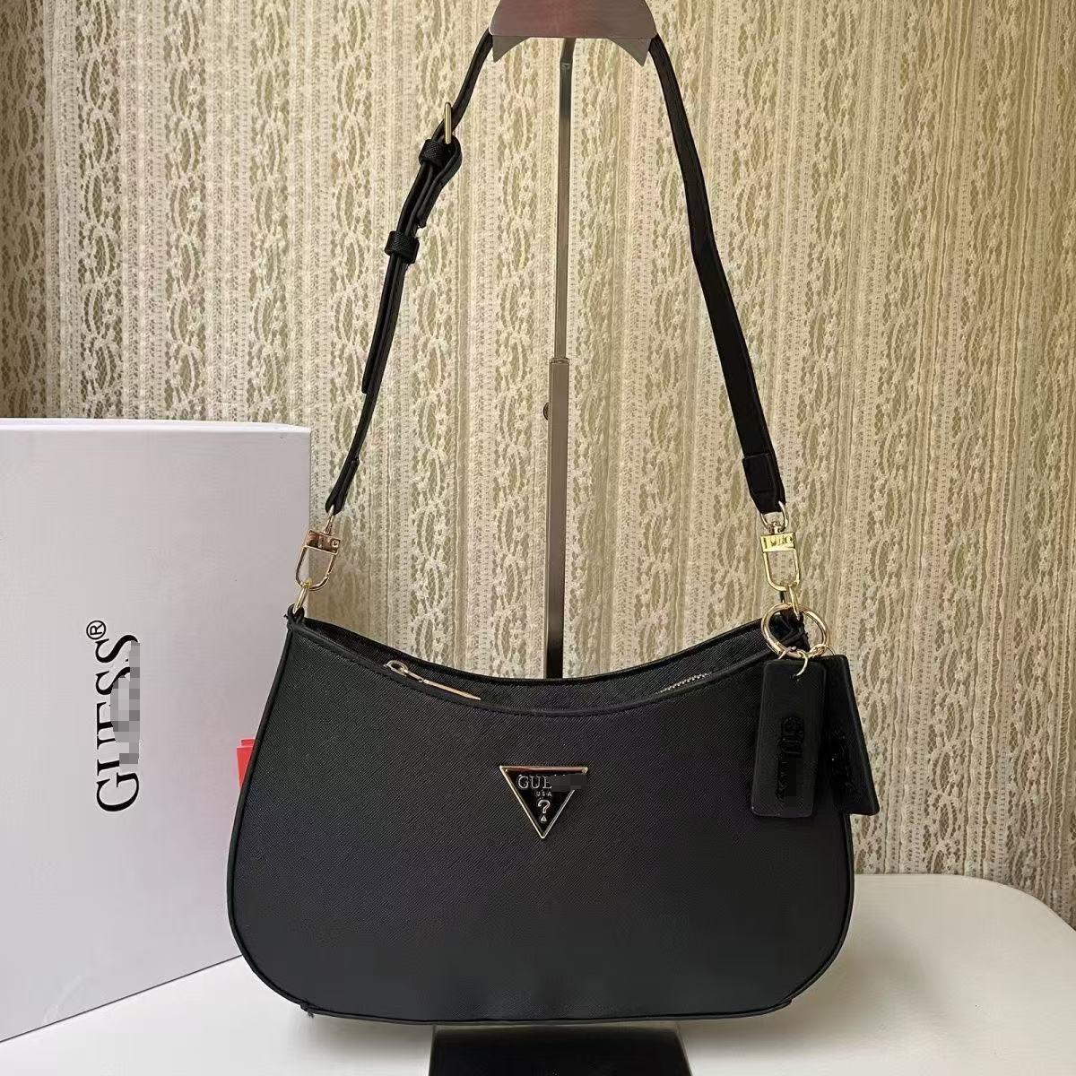 

GS Guess European & American Minimalist Mother-and-Child Crescent Underarm Shoulder Bag - Solid Color Dumpling Design 29x6x18 CM