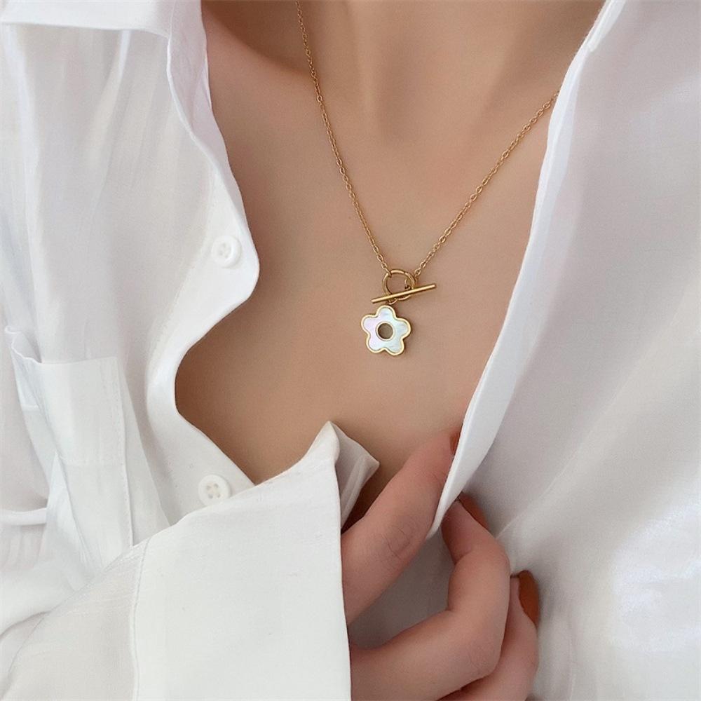Pearl Butterfly Necklace Female Design Sense High Sense Does Not Fade Accessories Collarbone Chain Tide