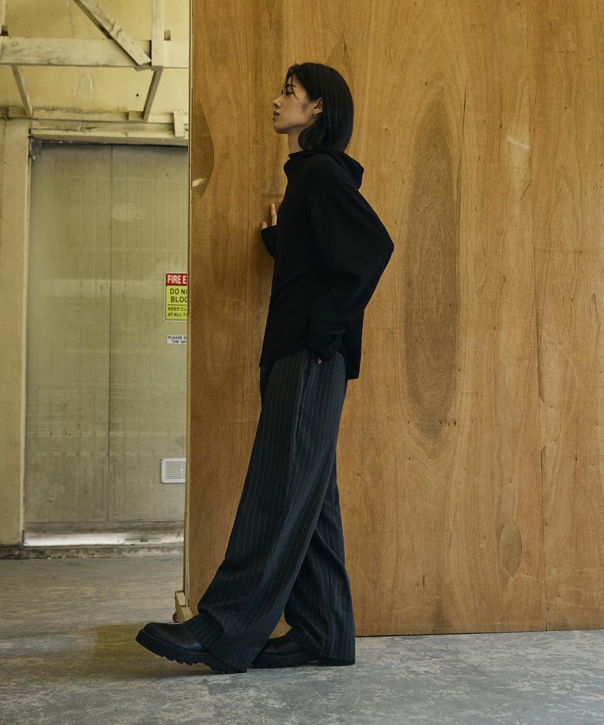 Seukeulaeteulpigsel Reverse Pleated Slacks [Charcoal Stripe]