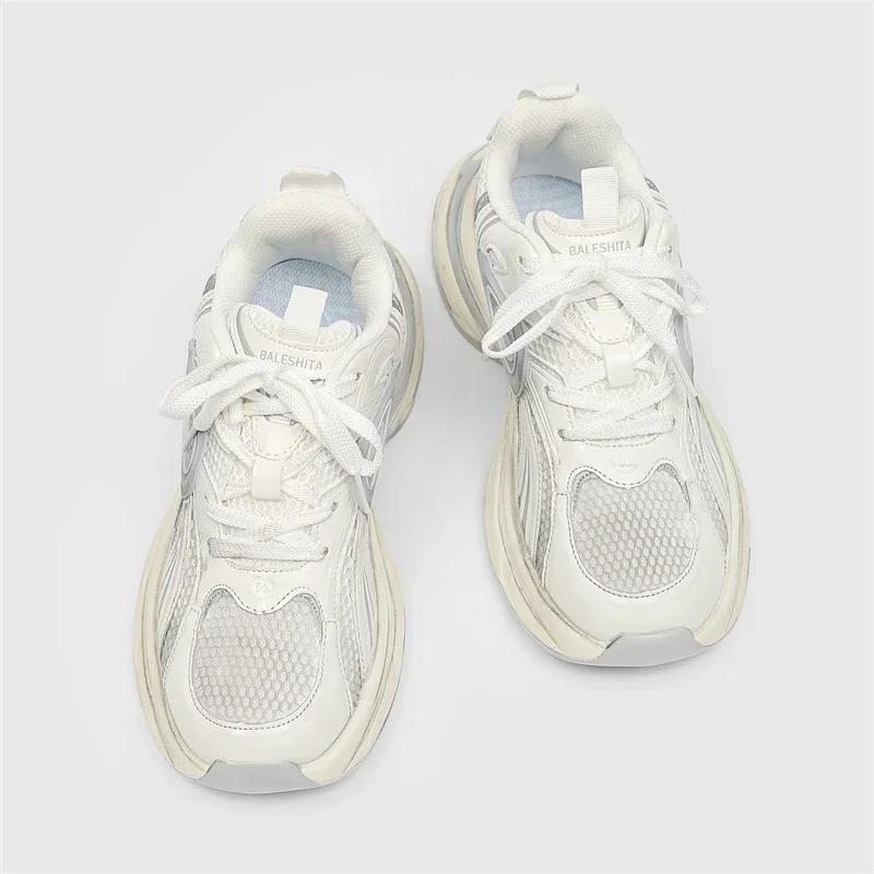 Strut In Comfort: Unveiling the Latest Trends In Popular, Fashionable Walking Shoes for Sports and Leisure