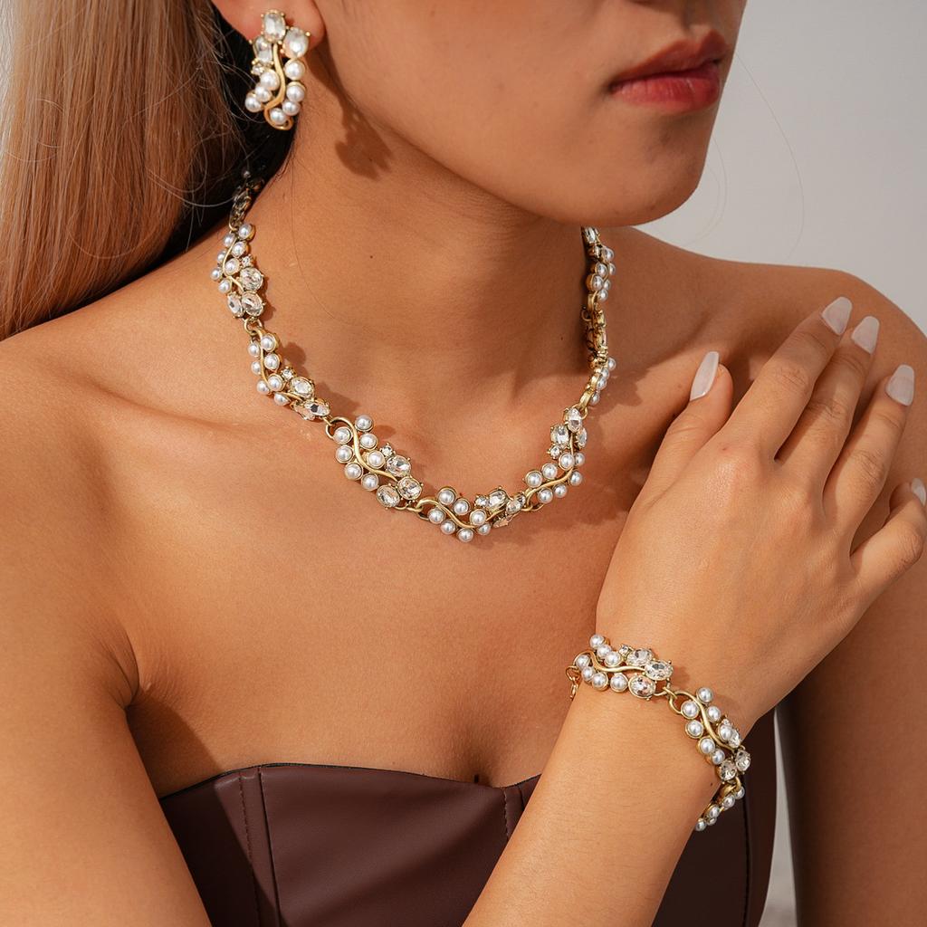 Diamond-encrusted Imitation Pearl Beaded Geometric Adjustable Sweater Chain Temperament Light Luxury Necklace