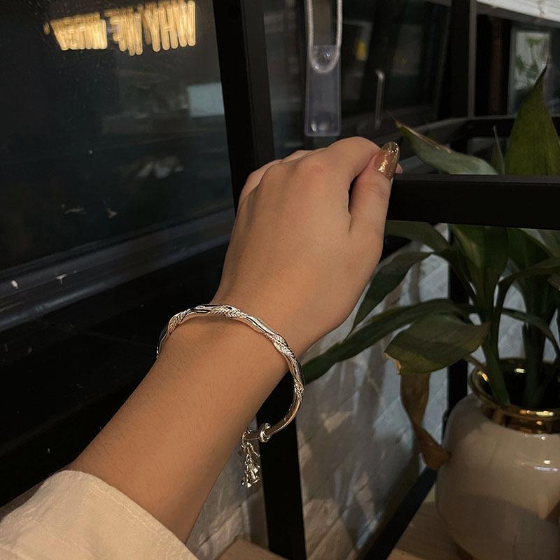 Live Broadcast Bowknot Wind Bell Bracelet Ms. Korean Dream Silver Fried Dough Twists Bracelet Push Pull Bracelet