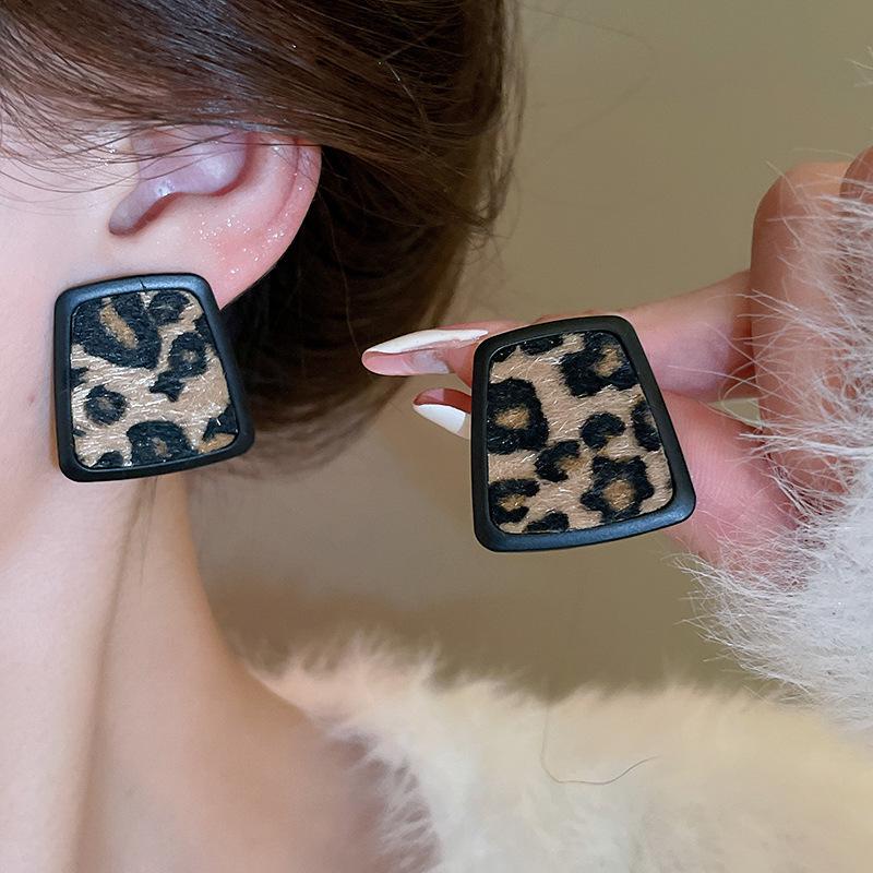 Silbernadel Leopard Herz Schleife Geometrische Hängeohrringe - Trendiger koreanischer Stil für Frauen