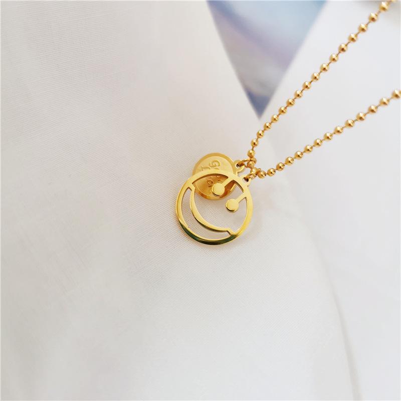 Titanium Steel Smiley Face Round Bead Necklace, Women's Fashionable Clavicle Chain with Simple Luck Pendant.