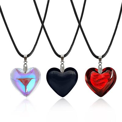Colier Choker din Piele cu Pandantiv Inimă Colorată din Sticlă - Colier Versatil și Elegant