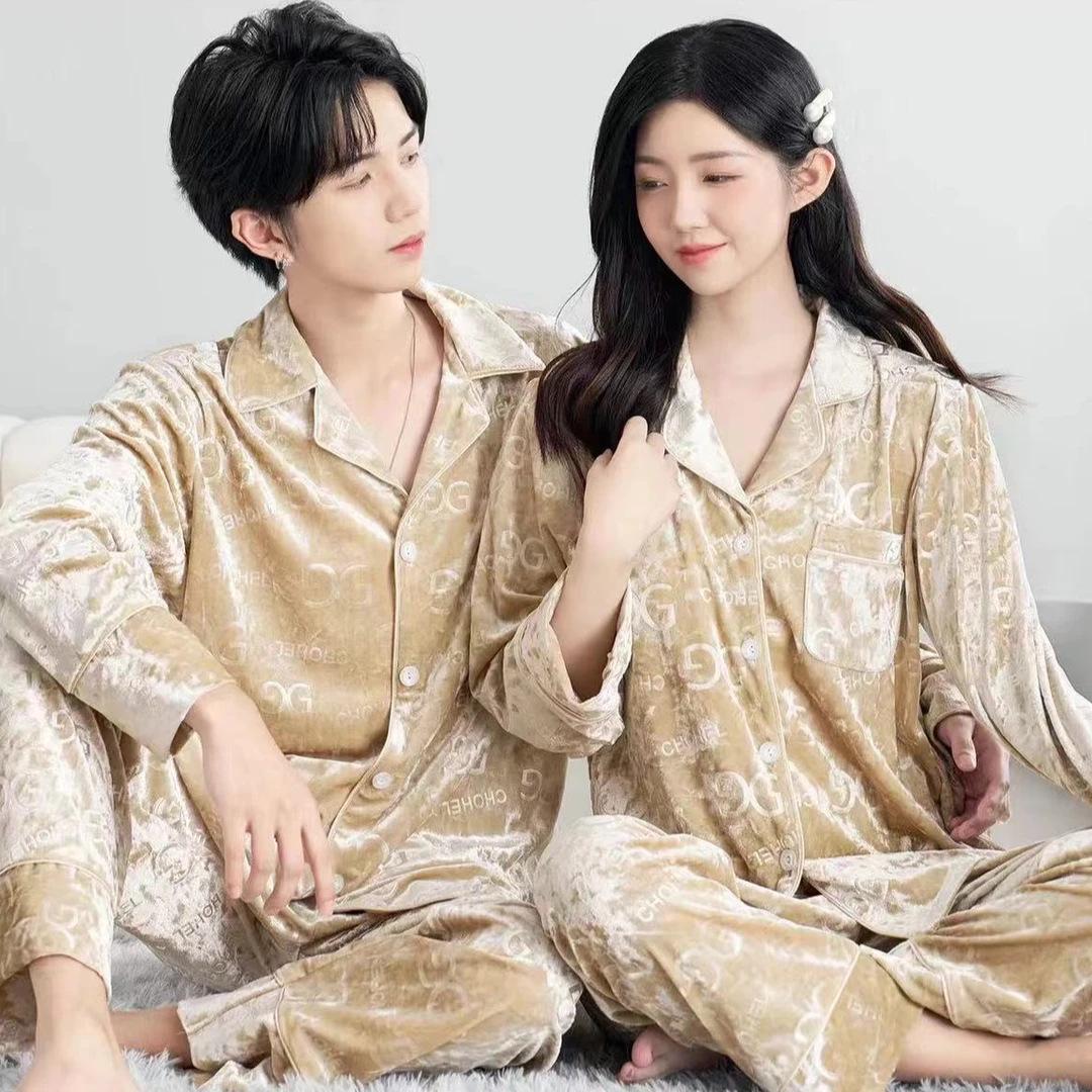 

Бархатная пижама «Код да Винчи»: Золотой бриллиант, длинный рукав и брюки, дизайн с буквой G, свободный крой для пар, мужской комплект – осень/зима. Women s XL