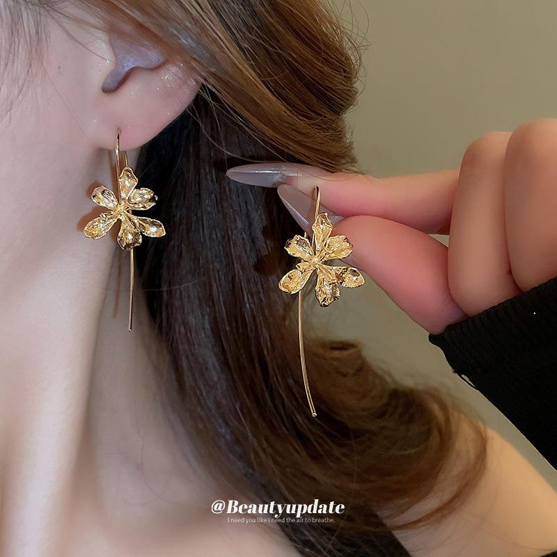 New French Iris Flower Earrings Light Luxury Niche Elegant Temperament Earrings Fashion High-end Earrings Women
