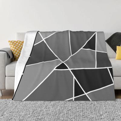 Graues modernes geometrisches Muster personalisiertes Geschenk eine ultraweiche Mikrofleece-Decke
