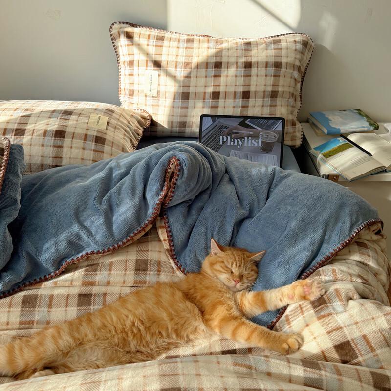 OEING Double-Sided Velvet Bedding Set