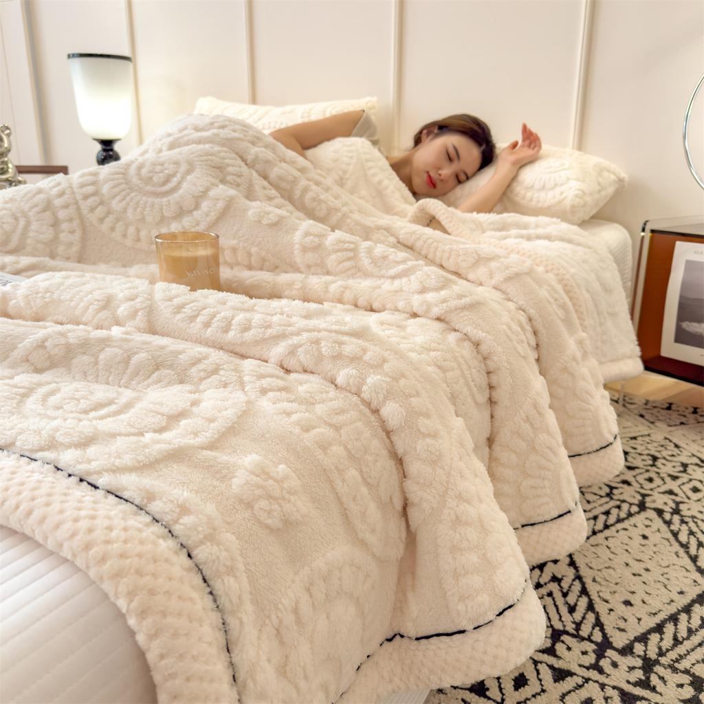Double Sided Carved Velvet Autumn Winter Bed Blanket Luxury Thickened Warm Plush Sofa Throw Blanket Solid Color Fleece Blankets