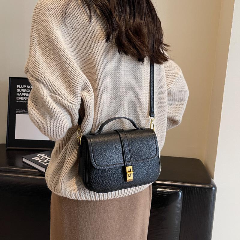 Premium Bag Women'S Bag Trendy Commuter Texture Messenger Bag Fashionable Retro Portable Small Square Bag