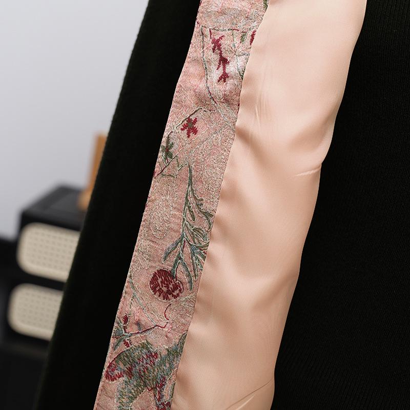 New Embroidered Chinese National Style Vest for Women - Age-Reducing, Sleeveless, Spring/Autumn Fashion for Middle-Aged Mothers