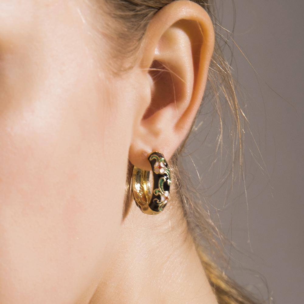 New Fashion Enamel Flower Huggie Hoop Earrings for Women Vintage Boho Circle Small Earrings Statement Jewelry Brincos Gifts