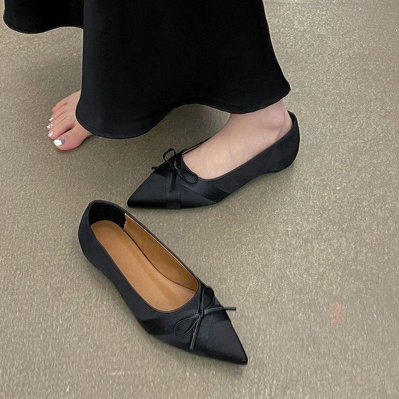 2025 super soft new French fashion school pointed head bow shallow mouth single shoes women commuter ladyshoes temperament shoes women